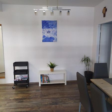 Pisqor Apartment - Self Check-In Bratislava Exterior photo